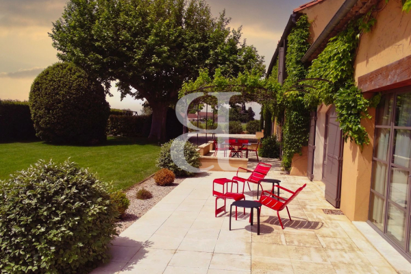Maison de luxe à vendre à Vaison-la-Romaine, 995 000 €, Photo 2