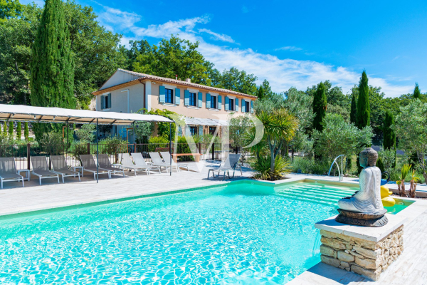Maison de luxe à louer à Gordes, 6 875 €, Photo 1