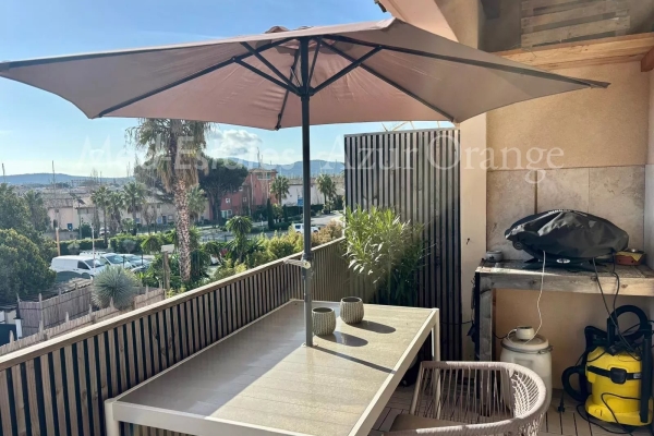 Appartement de luxe à vendre à Port Grimaud, 240 000 €, Photo 2