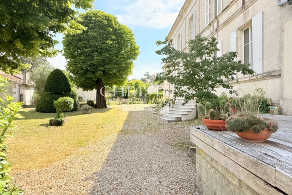 Luxury House for sale in Cognac, 995 000 €, Photo 2