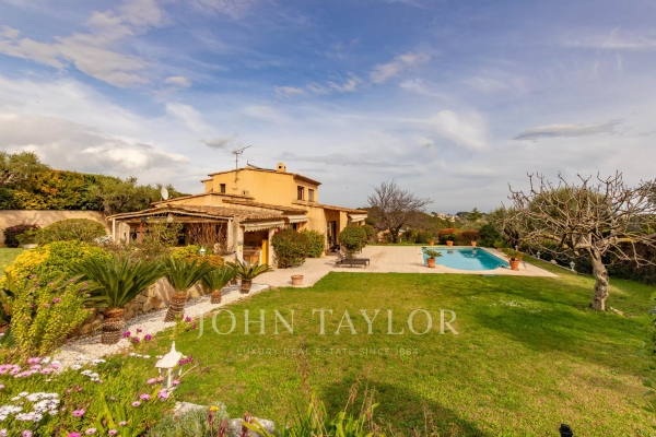 Maison de luxe à vendre à Antibes, 1 490 000 €, Photo 1