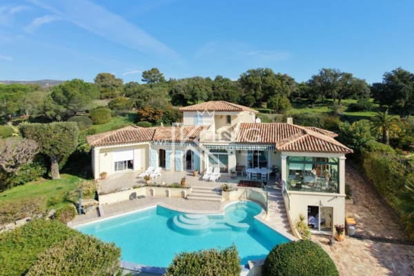 Maison de luxe à vendre à Saint-Raphaël, 1 480 000 €, Photo 2