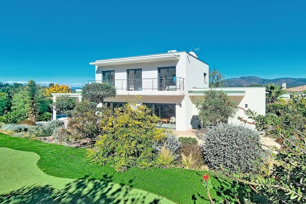 Maison de luxe à vendre à Saint-Raphaël, 1 580 000 €, Photo 1