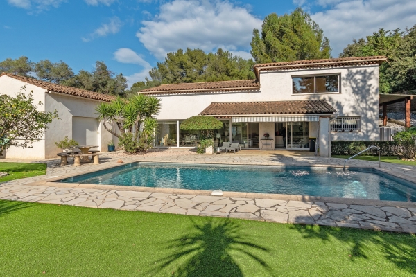 Maison de luxe à vendre à Antibes, 1 550 000 €, Photo 1
