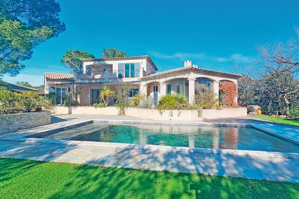 Maison de luxe à vendre à Fréjus, 1 100 000 €, Photo 1