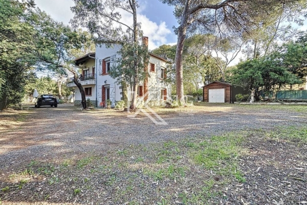 Maison de luxe à vendre à Saint-Raphaël, 780 000 €, Photo 1