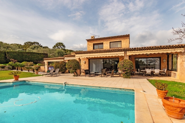 Maison de luxe à vendre à Antibes, 1 490 000 €, Photo 2