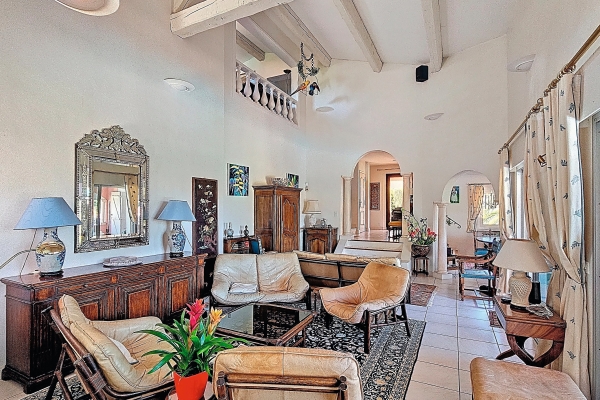 Maison de luxe à vendre à Fréjus, 995 000 €, Photo 2