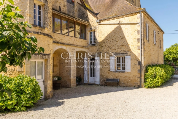 Luxury House for sale in Saint-Cyprien, 1 365 000 €, Photo 3