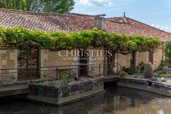 Luxury House for sale in Jonzac, 1 057 880 €, Photo 7