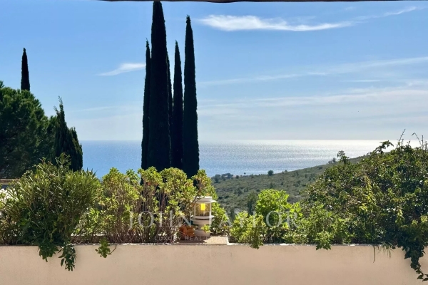 Maison de luxe à vendre à Cassis, 1 890 000 €, Photo 1