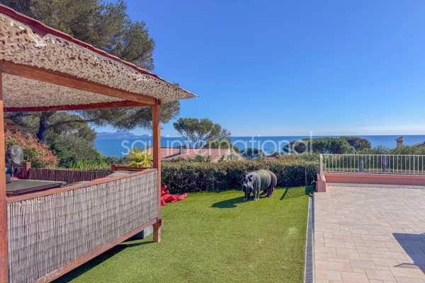 Maison de luxe à vendre à Les Issambres, 1 240 000 €, Photo 1