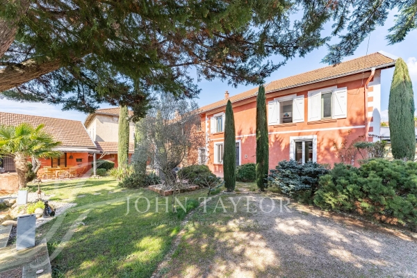 Maison de luxe à vendre à La Côte-Saint-André, 639 000 €, Photo 1