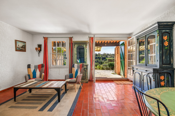 Luxury House for sale in La Croix-Valmer, 700 000 €, Photo 2