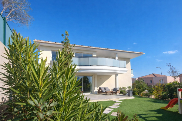 Luxury Apartment for sale in Puget-sur-Argens, 404 000 €, Photo 2
