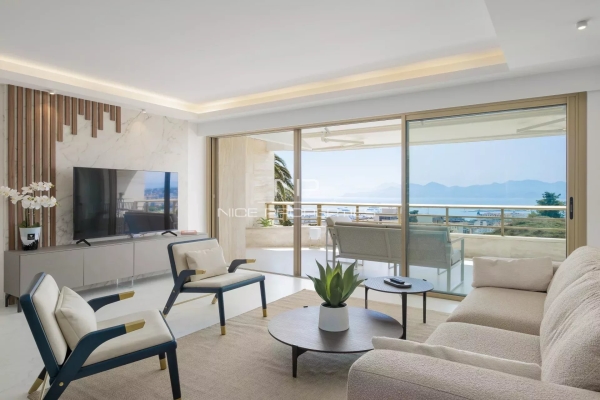 Luxury Apartment for sale in Cannes, 2 508 000 €, Photo 1