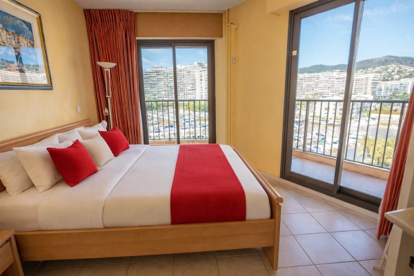 Luxury Apartment for sale in Mandelieu-la-Napoule, 350 000 €, Photo 3