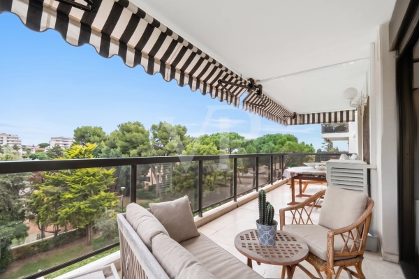 Luxury Apartment for sale in Cannes, 799 000 €, Photo 1