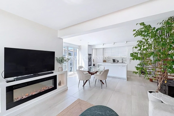 Luxury Apartment for sale in Cannes, 897 000 €, Photo 3