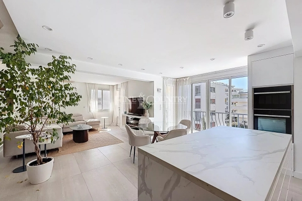 Luxury Apartment for sale in Cannes, 897 000 €, Photo 7