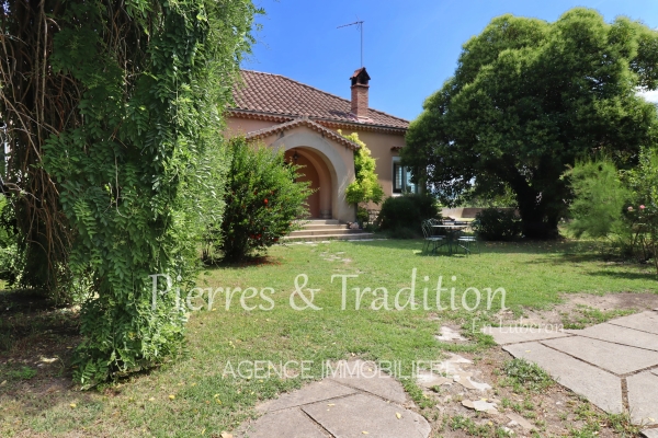Luxury House for sale in Apt, 795 000 €, Photo 1