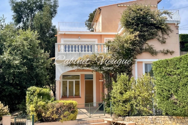 Maison de luxe à vendre à Grimaud, 1 090 000 €, Photo 1