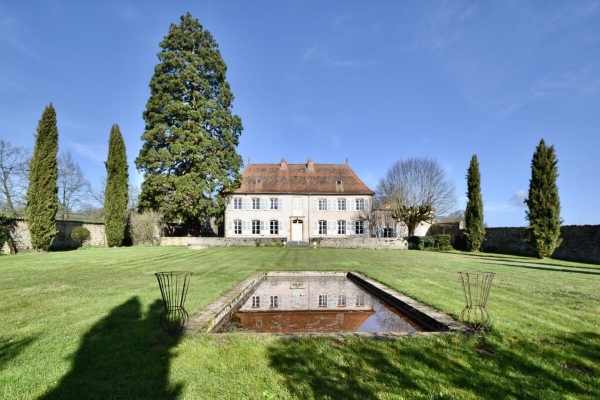 Maison de luxe à vendre à La Clayette, 936 000 €, Photo 1