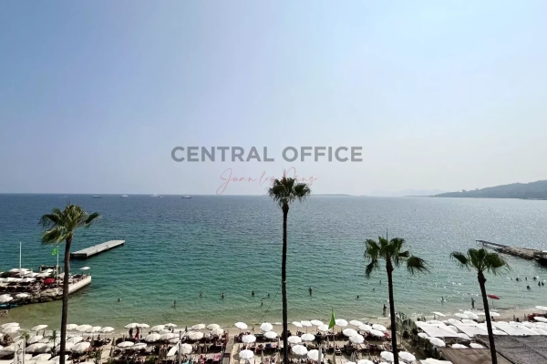 Luxury Apartment for sale in Juan-les-Pins, 699 000 €, Photo 1