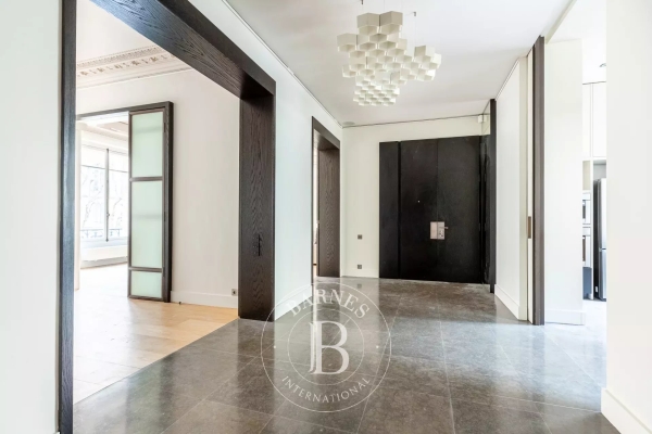 Luxury Apartment for sale in Paris 8ème, 6 490 000 €, Photo 2
