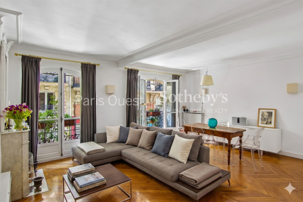 Luxury Apartment for sale in Paris 18ème, 850 000 €, Photo 3