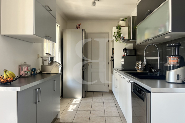 Maison de luxe à vendre à Maillane, 475 000 €, Photo 4