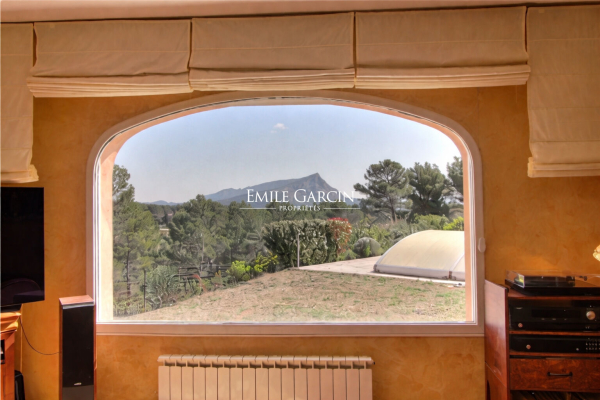 Maison de luxe à vendre à Saint-Marc-Jaumegarde, 1 880 000 €, Photo 1
