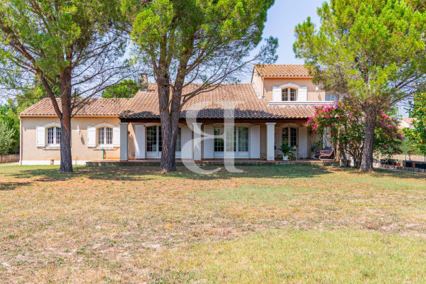 Luxury House for sale in Saint-Rémy-de-Provence, 720 000 €, Photo 1