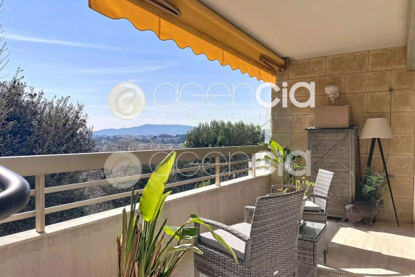 Luxury Apartment for sale in Le Cannet, 695 000 €, Photo 1