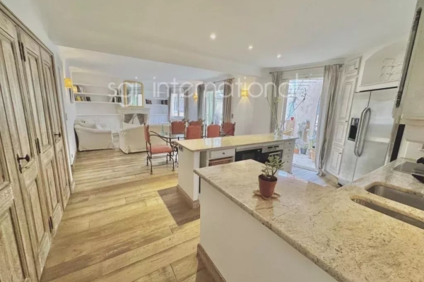Appartement de luxe à vendre à Saint-Tropez, 1 790 000 €, Photo 1