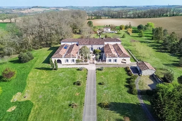Maison de luxe à vendre à Agen, 2 200 000 €, Photo 1