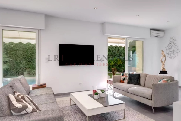 Luxury House for sale in Cap d'Antibes, 1 590 000 €, Photo 2