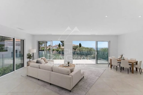 Maison de luxe à vendre à Cavalaire-sur-Mer, 1 975 000 €, Photo 2