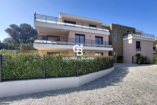 Luxury Apartment for sale in Saint-Raphaël, 598 000 €, Photo 3