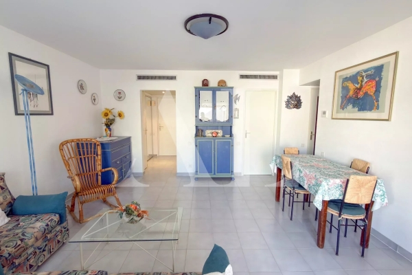 Luxury Apartment for sale in Le Golfe Juan, 289 000 €, Photo 3