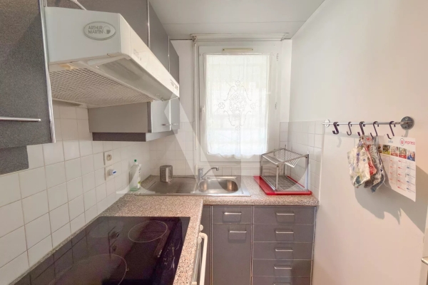 Luxury Apartment for sale in Le Golfe Juan, 289 000 €, Photo 4