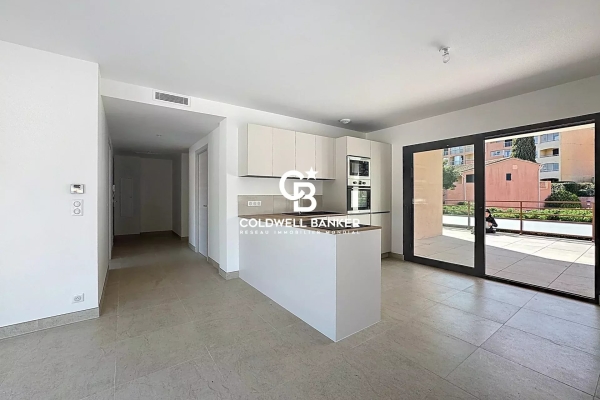 Luxury Apartment for sale in Saint-Raphaël, 598 000 €, Photo 5