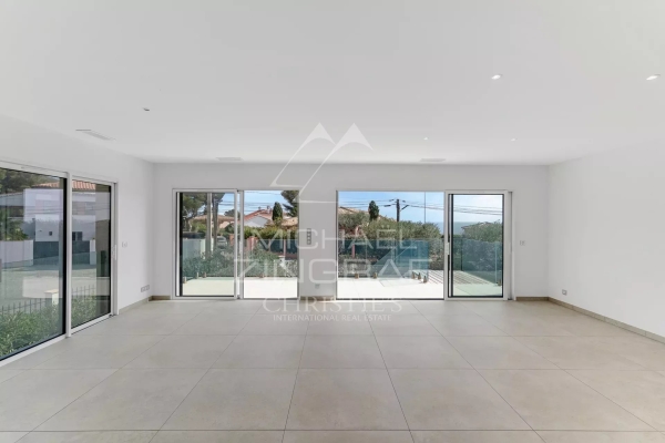 Maison de luxe à vendre à Cavalaire-sur-Mer, 1 975 000 €, Photo 7