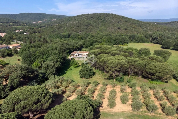 Maison de luxe à vendre à Gassin, 1 950 000 €, Photo 1