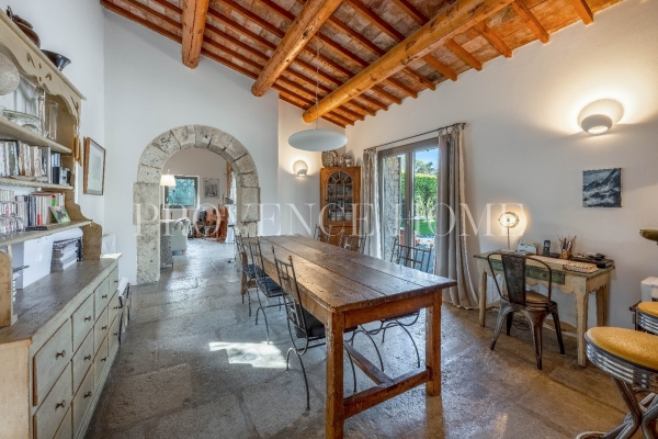Luxury House for sale in Gordes, 1 450 000 €, Photo 4