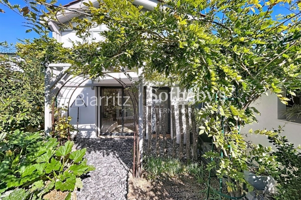 Luxury House for sale in Saint-Jean-de-Luz, 1 395 000 €, Photo 1