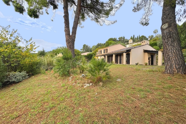 Maison de luxe à vendre à Vence, 1 200 000 €, Photo 1
