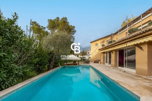 Maison de luxe à vendre à Roquefort-les-Pins, 2 555 000 €, Photo 1