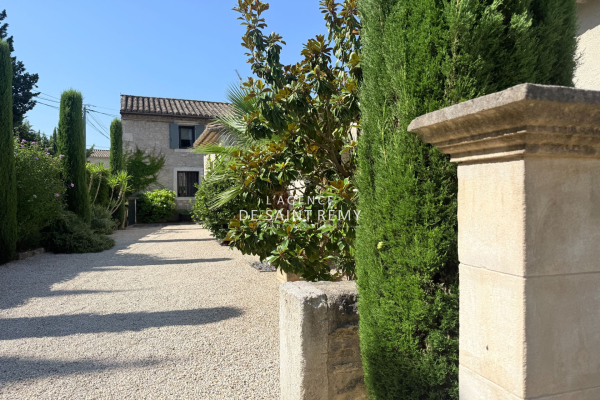 Maison de luxe à vendre à Saint-Rémy-de-Provence, 1 670 000 €, Photo 1