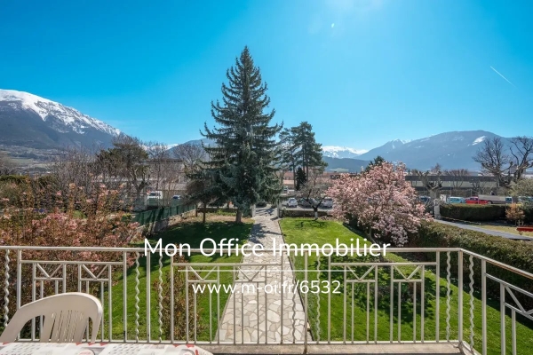 Maison de luxe à vendre à Embrun, 689 000 €, Photo 1
